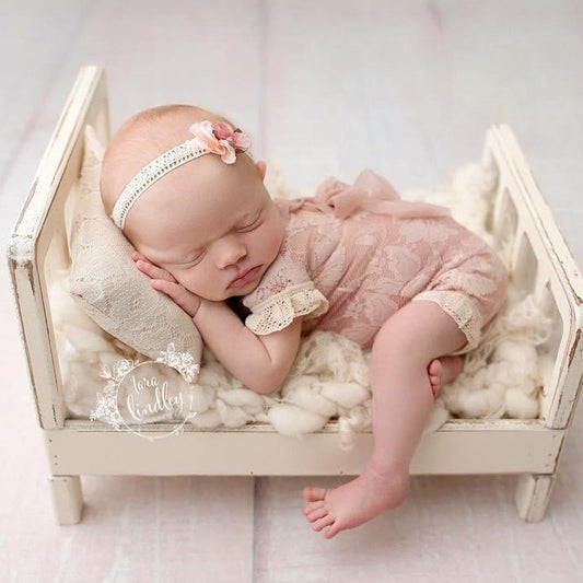Wooden newborn photography prop crib - Baby photo shoot bed